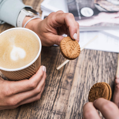 Lotus Biscoff | Galletas Rellenas de Crema Biscoff | Vegana | Sin Aromas Artificiales ni Colorantes | 15 Galletas por Pack | 9 x 150g (1,35kg)